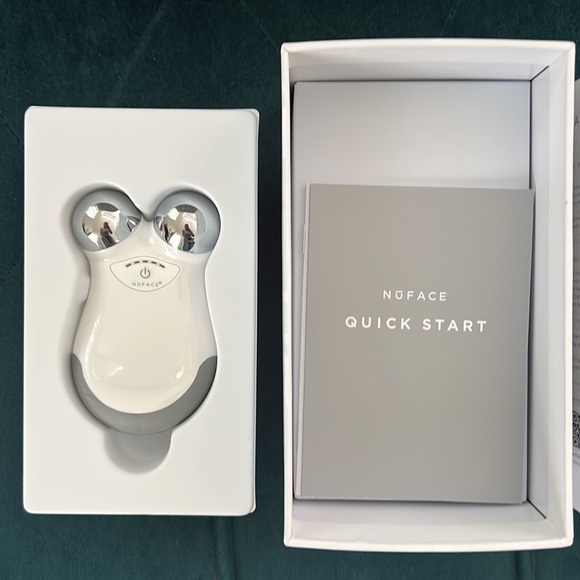 NūFACE Mini Face Tone and Lift - Picture 2 of 4